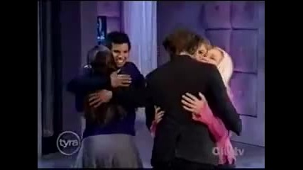 Robert Pattinson and Taylor Lautner on the Tyra Banks Show (2_2)
