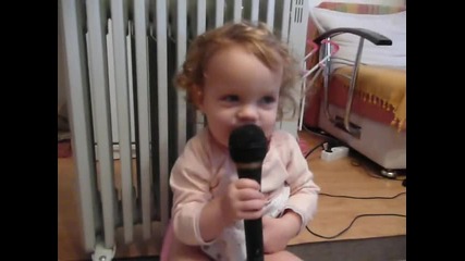 най - добрият бебешки beatbox , или Милана Велика просто се пробва да пее 