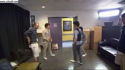 Jonas Brothers - 3d Concert Experience - Bonus Features _ Behind the Scenes - Part 1 (hq)