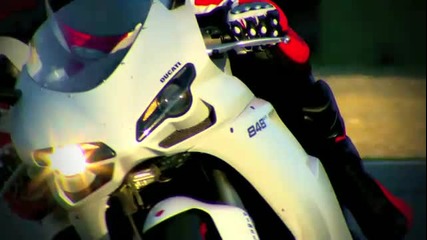 Грабващо видео на Ducati 848 Evo и Ducati 1198s 