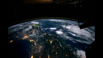 Ето това е чувстсвото да летиш около планетата Земя