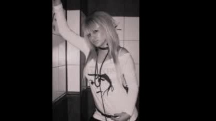 Кукли И Много Здрав Гръцки Хит.wmv 