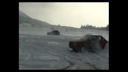 Audi 100 2.3e Avant quattro and Audi 80 2.3e quattro at snow 