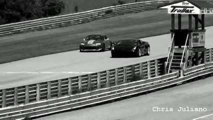 Черно Lamborghini Gallardo на писта 