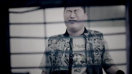 | T E A S E R | Swings - Bulldozer