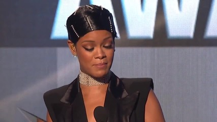 Rihanna - Icon Award ( Amas 2013 )
