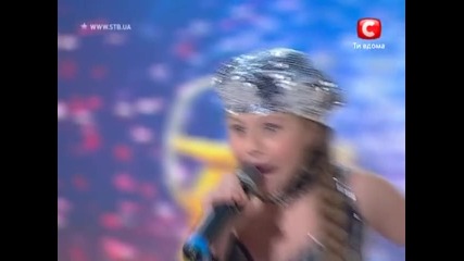 Валерия на 9 години изпълнява песен на Бьорк в Украйна търси талант