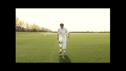 Freestyle Football Tricks - Toe Bounce Around the World