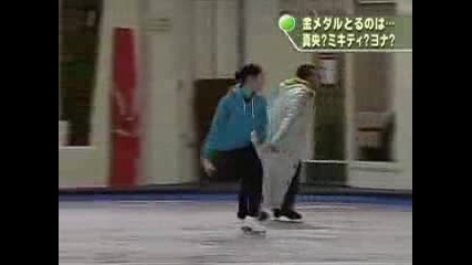 Miki Mao Takes Pictures