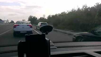 Шофиране в аварийна лента
