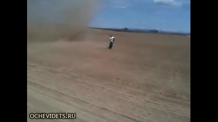 Игри с торнадо!