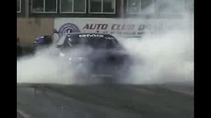Nissan Skyline Gt - R Burnout