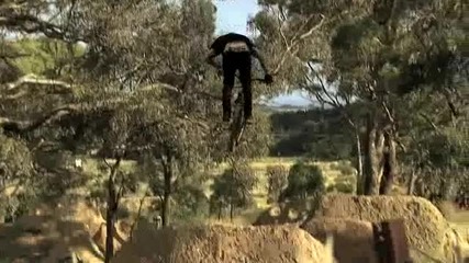 Andreu Lacondeguy - Riding Cam Whites Massive Dirt Jumps