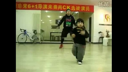So You Think You Can Dance? 3 Year Old Chinese Boy Does Impressive Choregraphed Hip - Hop Moves! (li 