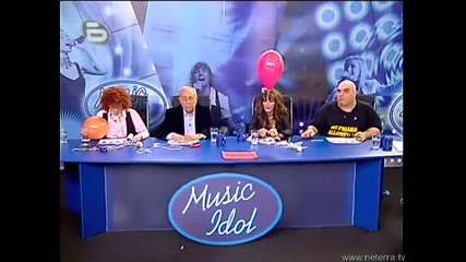 Music Idol 2 - Иван И Андрей Се Подиграват На Момиче Със Смешен Глас