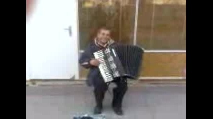 Уличен Музикант