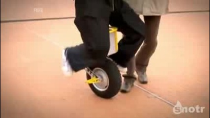 Мотор с една гума
