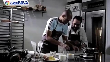 Какво прави Пепе с точилка в ръка?