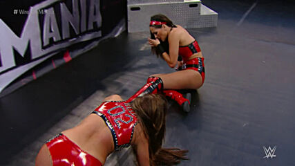 Paige & AJ Lee vs. The Bella Twins: WrestleMania 31 (Full Match)