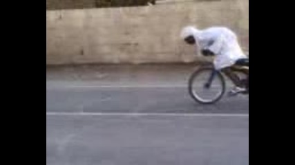 Луд арабин с колело
