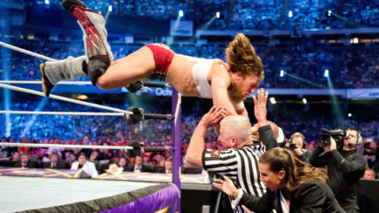 Даниел Брайън срещу ренди Ортън срещу Батиста! WrestleMania, целият мач
