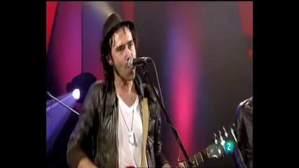 El hombre traje - Vikxie (los Conciertos de Radio 3, 19 - 5 - 2010) 