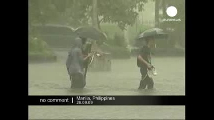 Хаосът след наводненията в Манила