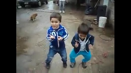 Тези двамата ще ви разбият от смях
