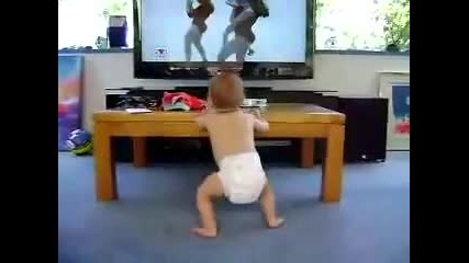 Бебе танцува на песен на Бионсе