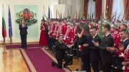 Предложение за брак пред президента: Доброволци в гвардейски отряд се сгодиха