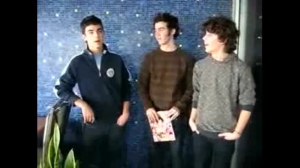 Jonas Brothers Tell Hilarious Secrets 