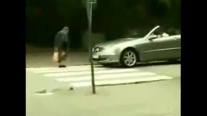 Бабата знае къде е сензора на еърбека