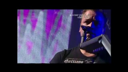 Muse - Undisclosed Desires (live @ Big Day Out 2010)