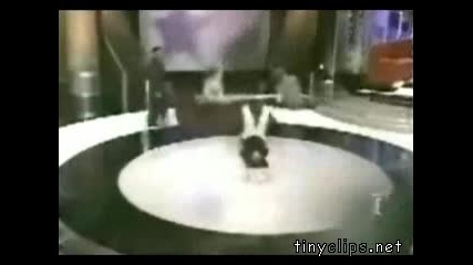 Пич прави номер 