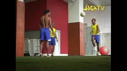 Joga Bonito - Ronaldinho, R.carlos, Robinho