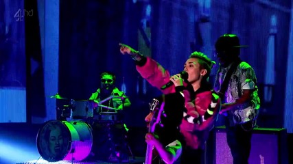 Miley Cyrus - We cant stop - Live at Alan Carr Show 2013