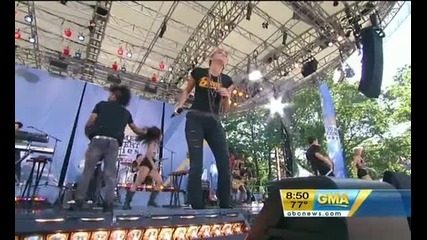 Miley Cyrus - Robot Good Morning America
