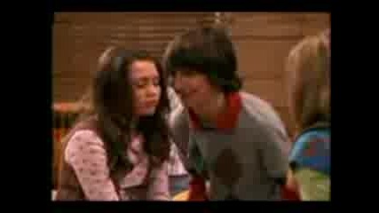 Hannah Montana - Love Me Or Hate Me