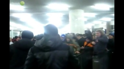 Лудница в метрото - Москва, новогодишната нощ