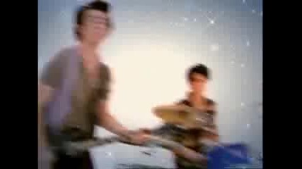Disney Channel - Christmas promo and Ident 2009 