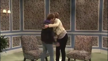 Snl!майли се прави на Джъстин ;d 