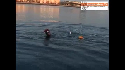 Невероятно иновационно откритие хора плават само с подскоци 