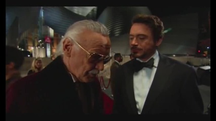 Легендите Стан Лий и Робърт Дауни младши по време на снимките на филма си Железният Човек (2008)