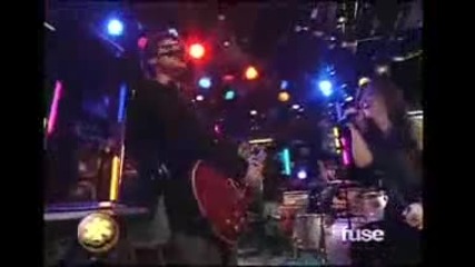 Kelly Clarkson Walk Away Live The Extra Sauce, Fuse June 2007 