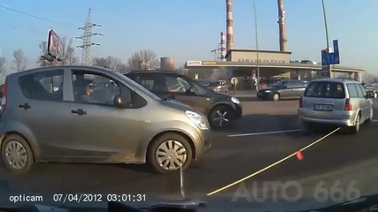 Жени шофьори на пътя в Русия
