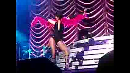 Rihanna - Sos Live (малка Част) @Amsterdam - 21.11.07