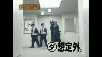 Darth Vader vs Japanese Police