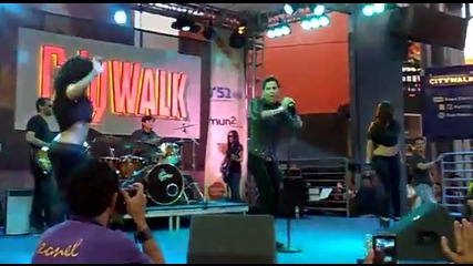Christian Chavez - Almas Transparentes - City Walk