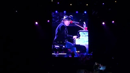 Guns n' Roses - Axl Rose piano solo , Live @ Bucharest - Chinese Democracy World Tour 21.09.2010