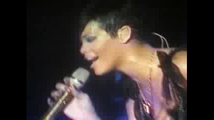 Rihanna Take A Bow (live In Manila)